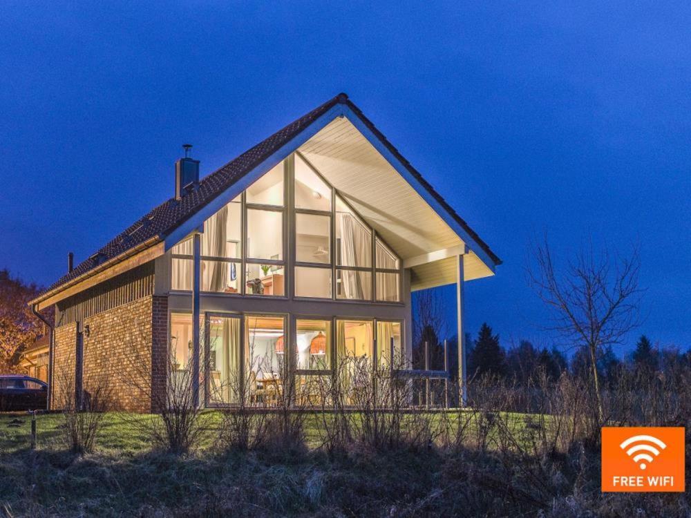 W7 - Sehr Schoenes Ferienhaus Mit Toller Lage Und Super Aussicht In Roebel An Der Mueritz Röbel Exterior foto
